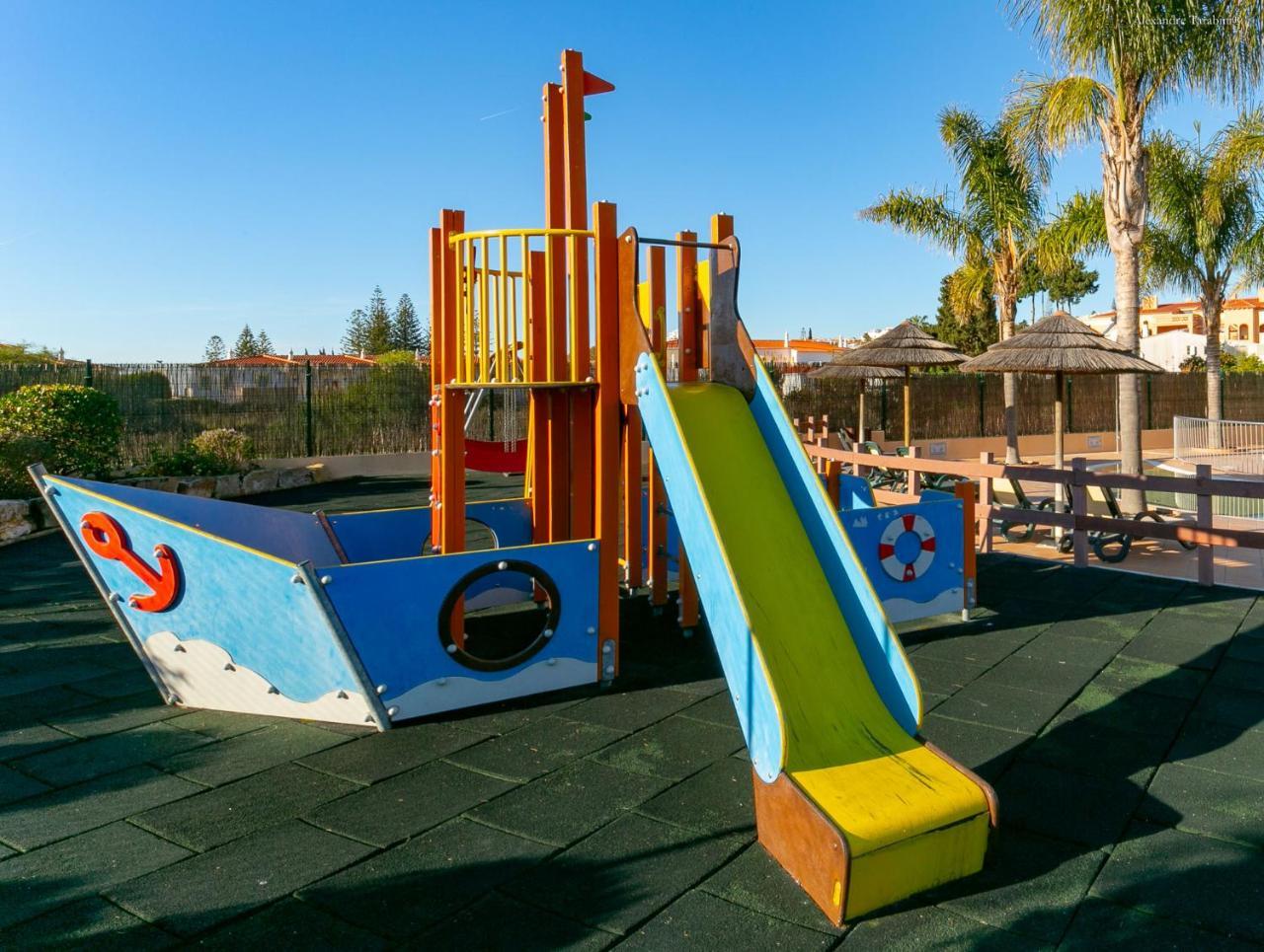 Luzbay Pool Apartments Екстериор снимка